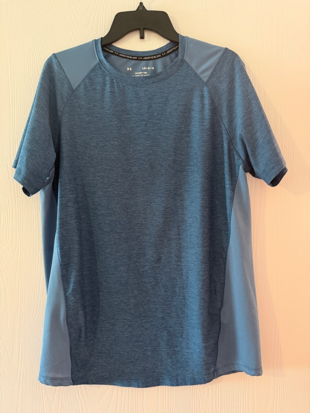 Under Armour Men’s Two-Tone Blue Short Sleeve Athletic Tee